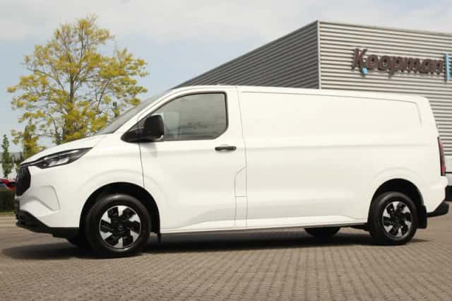 Ford E-Transit (2026) thumbnail 12
