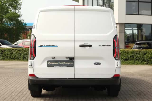 Ford E-Transit (2026) thumbnail 7