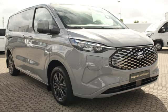 Ford E-Transit (2026) thumbnail 4