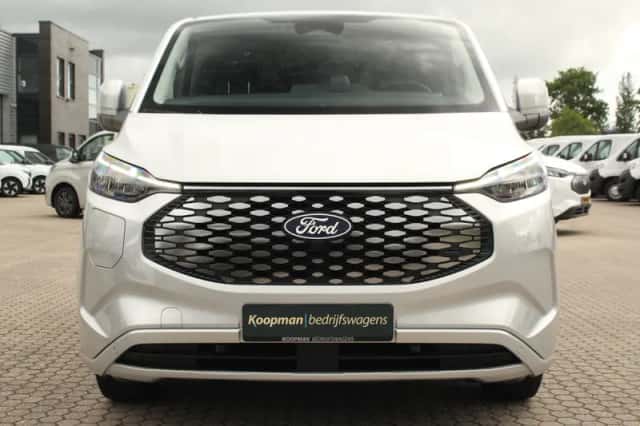 Ford E-Transit (2026) thumbnail 3