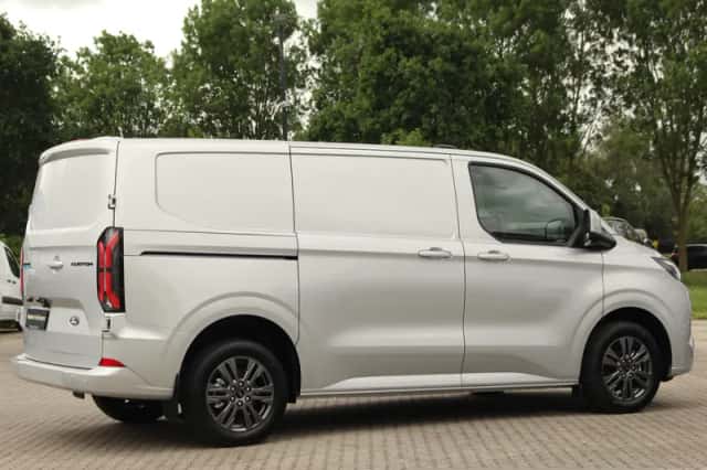 Ford E-Transit (2026) thumbnail 6