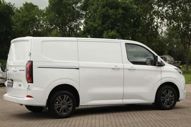 Ford E-Transit (2026) thumbnail 6