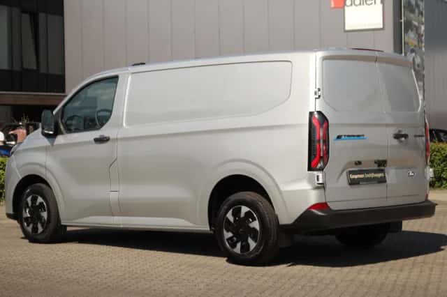 Ford E-Transit (2026) thumbnail 11