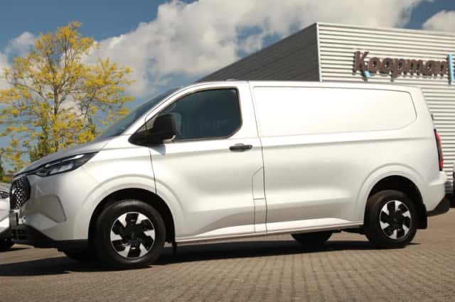 Ford E-Transit (2026) thumbnail 12