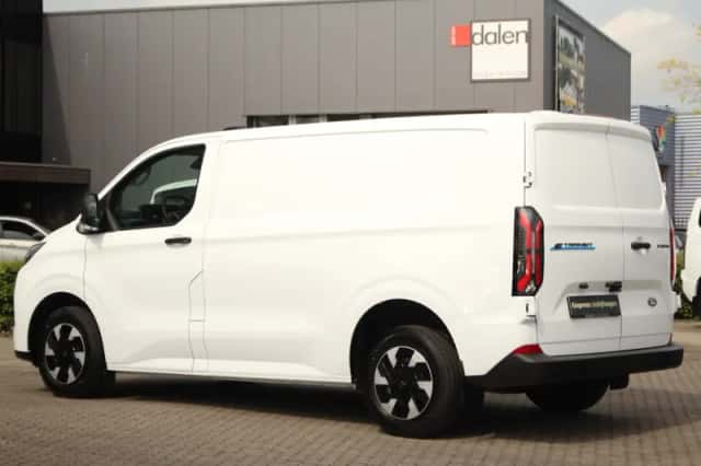Ford E-Transit (2026) thumbnail 11