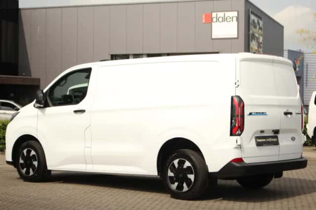 Ford E-Transit (2026) thumbnail 12