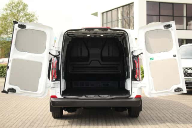 Ford E-Transit (2026) thumbnail 8