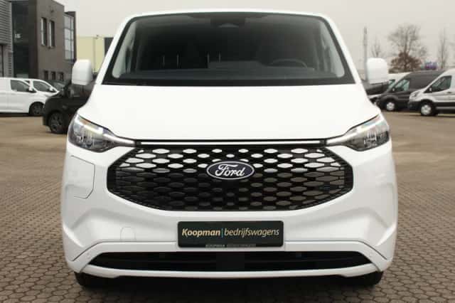 Ford E-Transit (2026) thumbnail 3