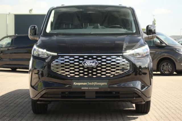Ford E-Transit (2026) thumbnail 3