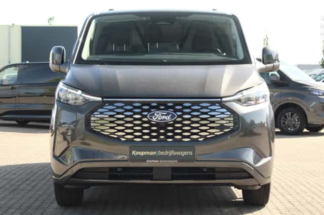 Ford E-Transit (2026) thumbnail 3