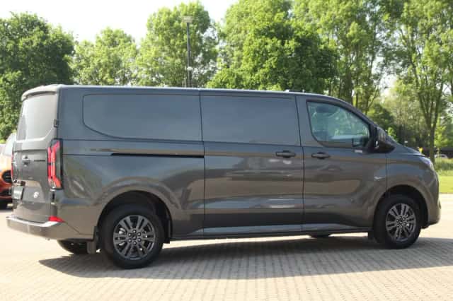 Ford E-Transit (2026) thumbnail 6