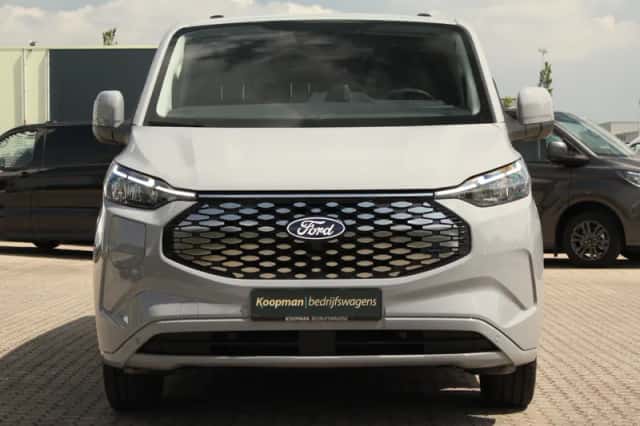 Ford E-Transit (2026) thumbnail 3