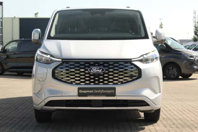 Ford E-Transit (2026) thumbnail 3