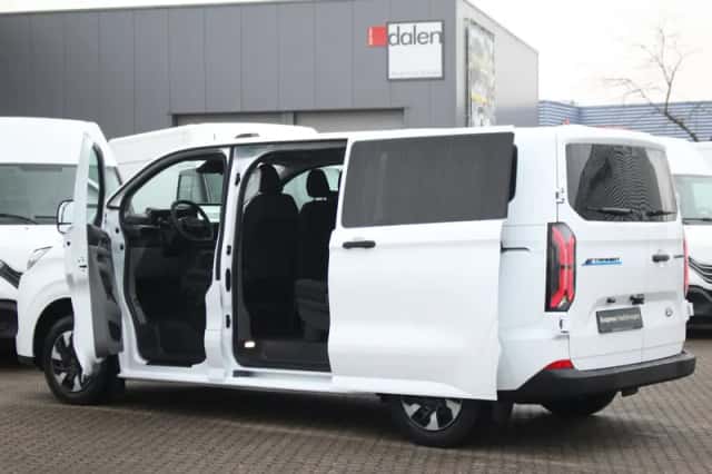 Ford E-Transit (2025) thumbnail 17