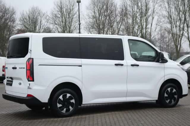 Ford E-Transit (2025) thumbnail 6
