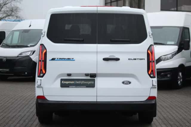 Ford E-Transit (2025) thumbnail 8