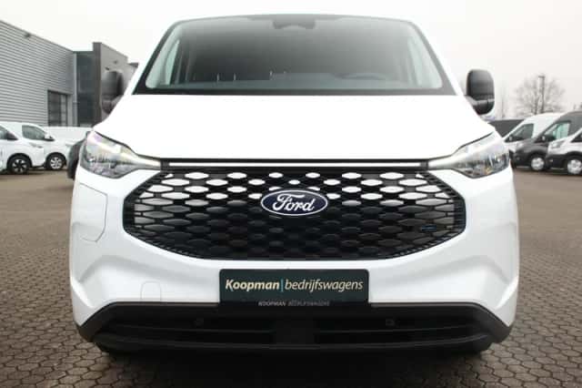 Ford E-Transit (2025) thumbnail 3