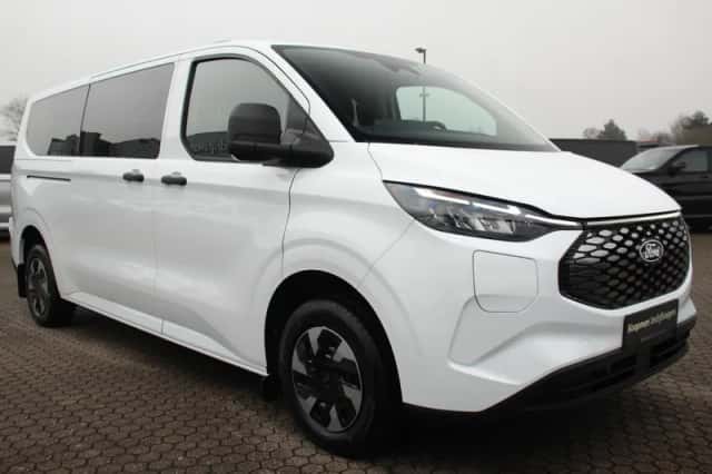 Ford E-Transit (2025) thumbnail 4