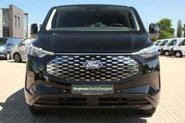 Ford E-Transit (2026) thumbnail 3