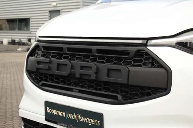 Ford E-Transit (2026) thumbnail 4