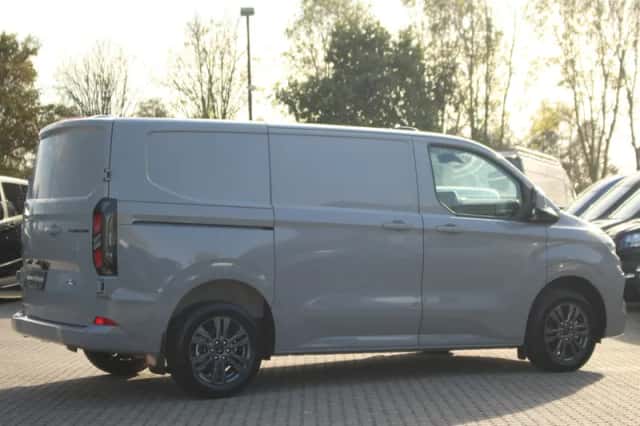 Ford E-Transit (2026) thumbnail 5