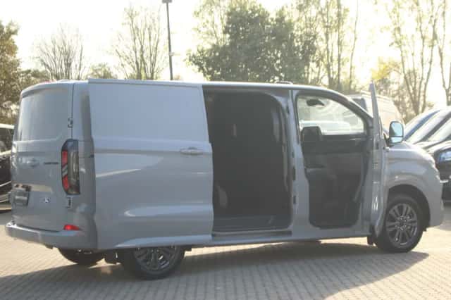 Ford E-Transit (2026) thumbnail 6