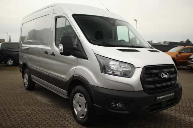 Ford Transit (2024) thumbnail 4