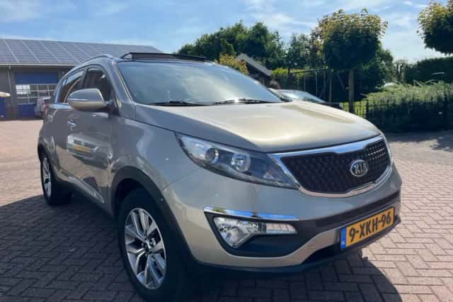 Kia Sportage (2014) thumbnail 2