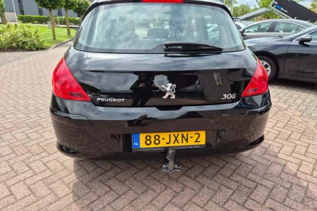 Peugeot 308 (2009) thumbnail 6
