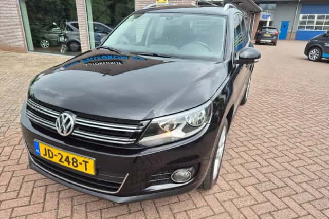 Volkswagen Tiguan (2013) thumbnail 2