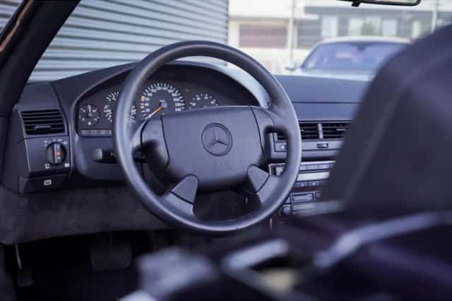 Mercedes-Benz SL-Klasse (1997) thumbnail 30