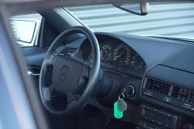 Mercedes-Benz SL-Klasse (1997) thumbnail 37