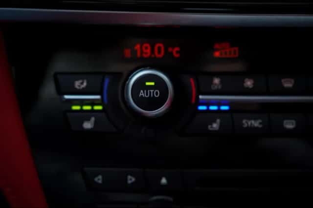 BMW X5 (2018) thumbnail 32