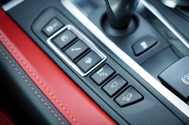 BMW X5 (2018) thumbnail 35