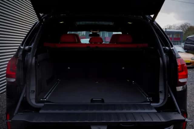 BMW X5 (2018) thumbnail 9