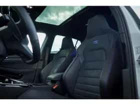 Volkswagen Golf (2023) thumbnail 2