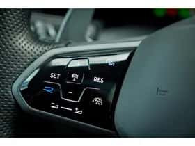 Volkswagen Golf (2023) thumbnail 32