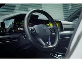 Volkswagen Golf (2023) thumbnail 6