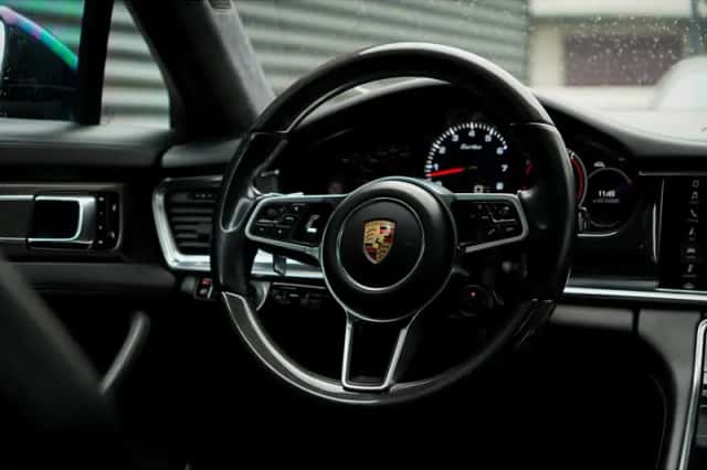 Porsche Panamera (2017) thumbnail 34