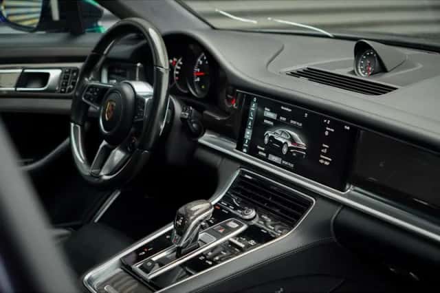 Porsche Panamera (2017) thumbnail 39