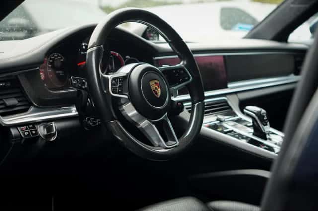 Porsche Panamera (2017) thumbnail 6