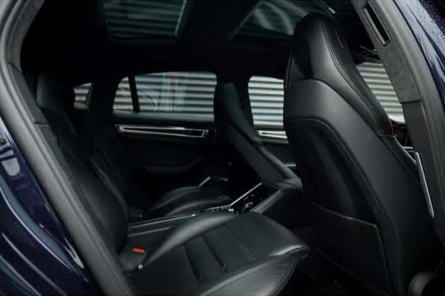 Porsche Panamera (2017) thumbnail 8
