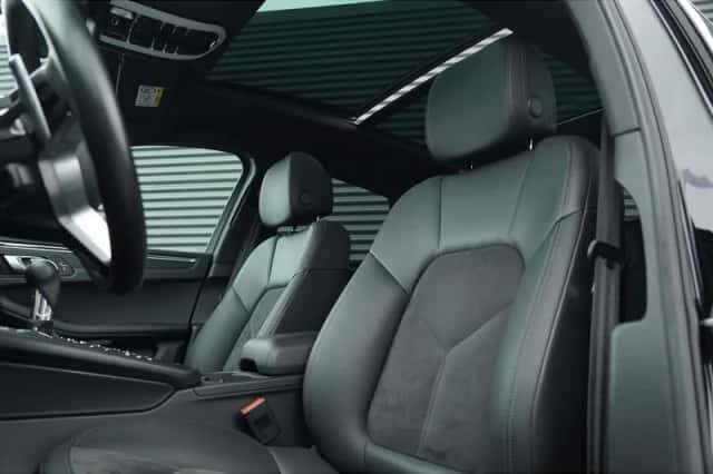 Porsche Macan (2020) thumbnail 2