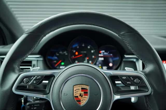 Porsche Macan (2020) thumbnail 17