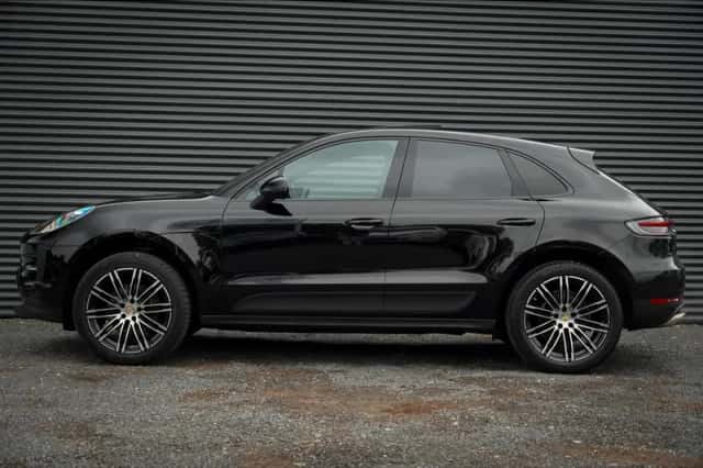 Porsche Macan (2020) thumbnail 3