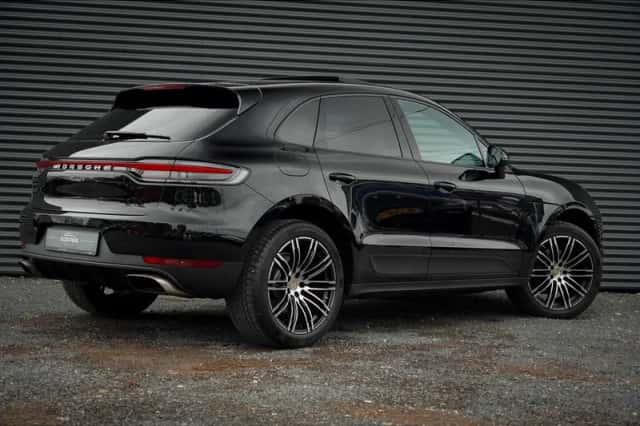 Porsche Macan (2020) thumbnail 4