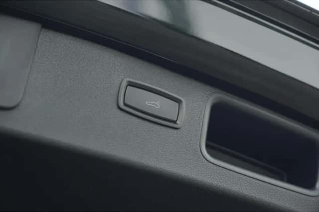 Porsche Macan (2020) thumbnail 31
