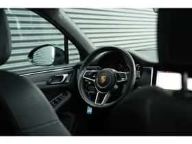 Porsche Macan (2020) thumbnail 33