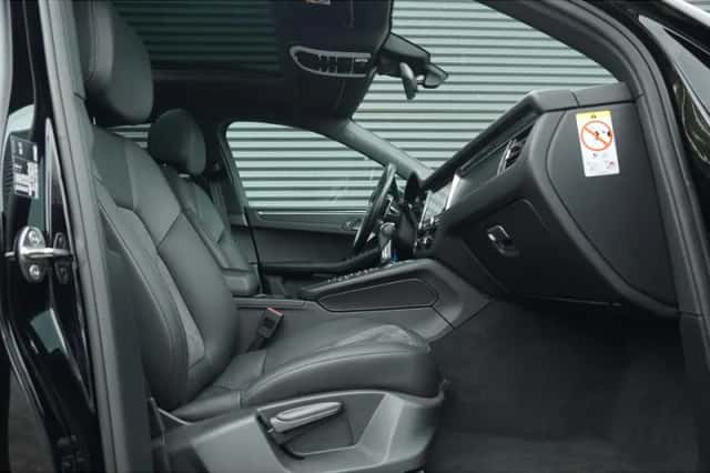 Porsche Macan (2020) thumbnail 35
