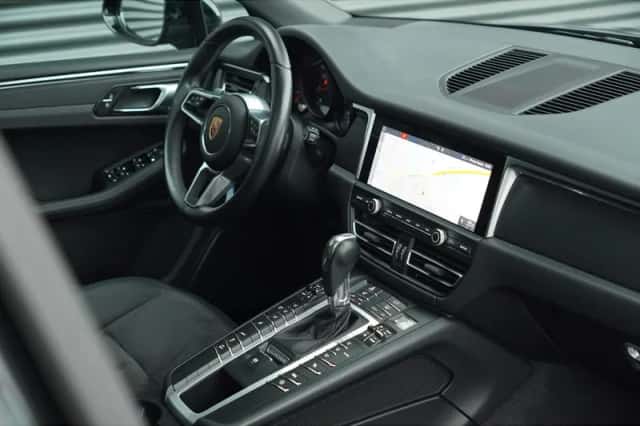 Porsche Macan (2020) thumbnail 36